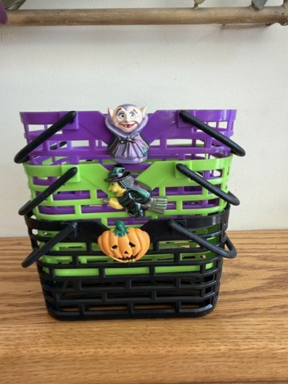 3 Vintage Style Halloween Treat Plastic Tote Basket Witch Pumpkin Dracula